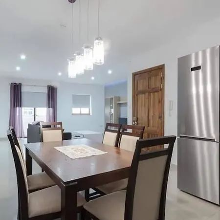 6plus Whole Modern Luxury Located Apartman